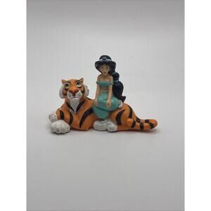 Vintage 1992 Disney Aladdin Jasmine and Rajah Figure